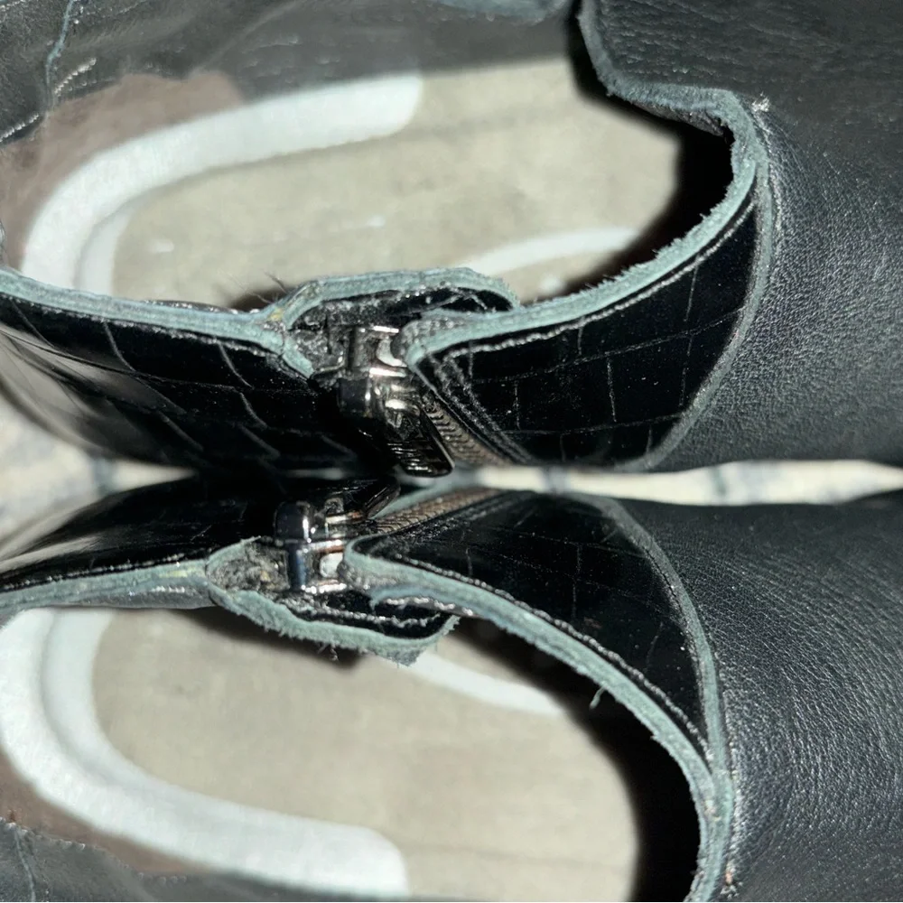 Naot Bayamo bootie, black leather size EU 37